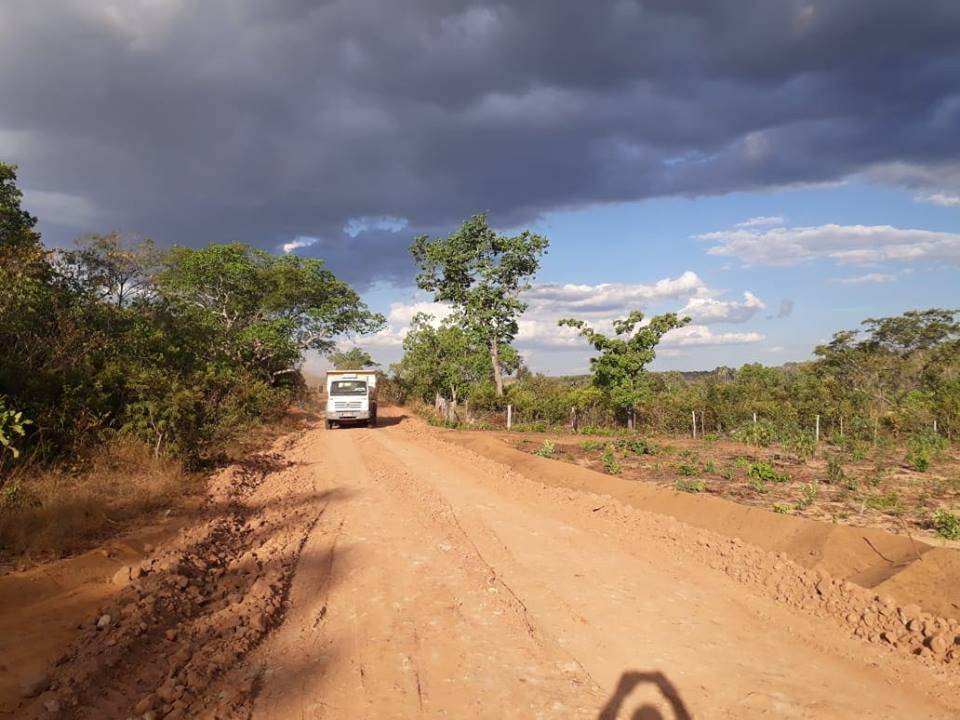 Prefeito Cícero Neco vistoria recuperação de estradas na zona rural de Estreito (MA)
