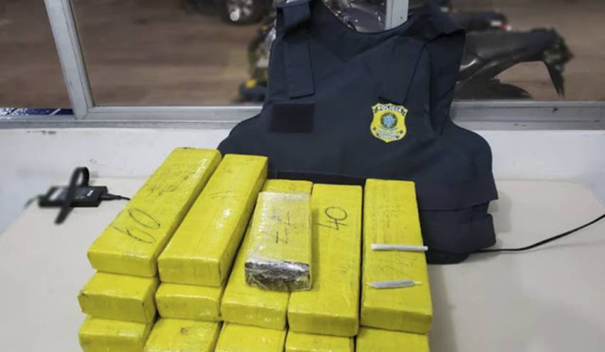 Polícia prende grávida que transportava 15kg de maconha para São Luís