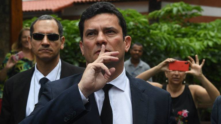 Tempo de indultos excessivamente generosos acabou, diz Moro
