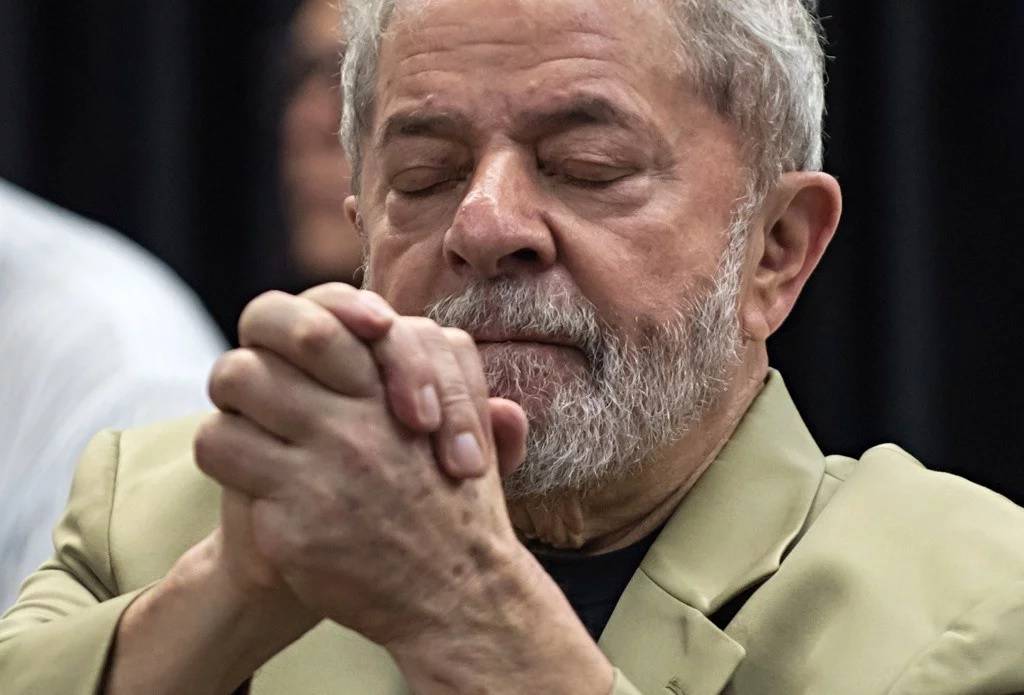Após decisão do STF, defesa de Lula pede à Justiça que solte o ex-presidente