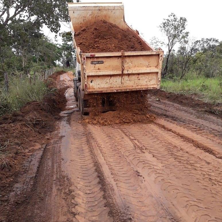 Prefeitura de Estreito recupera estradas vicinais na zona rural do município