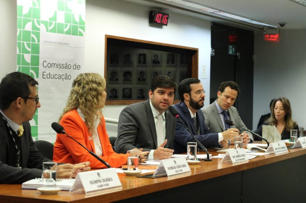 Audiência Pública da Câmara dos Deputados avalia obras inacabadas de creches e escolas