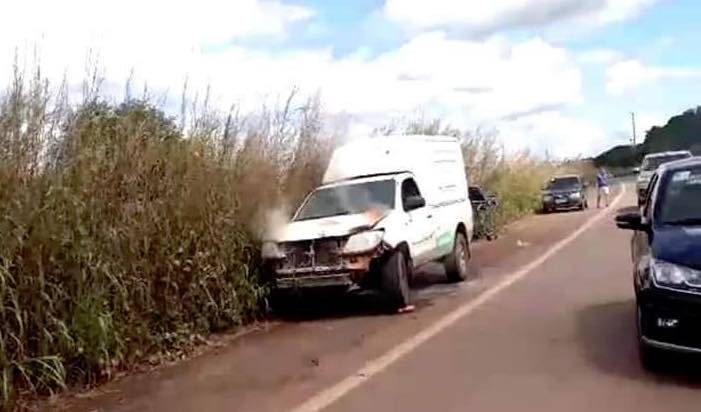 Ambulância que transportava pacientes pega fogo no Maranhão