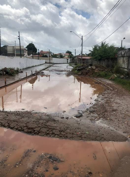 Ruas estão intrafegáveis em bairro nobre de São Luís