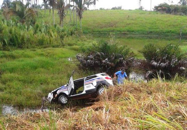 Viatura sai da pista e capota na BR-222 no Maranhão