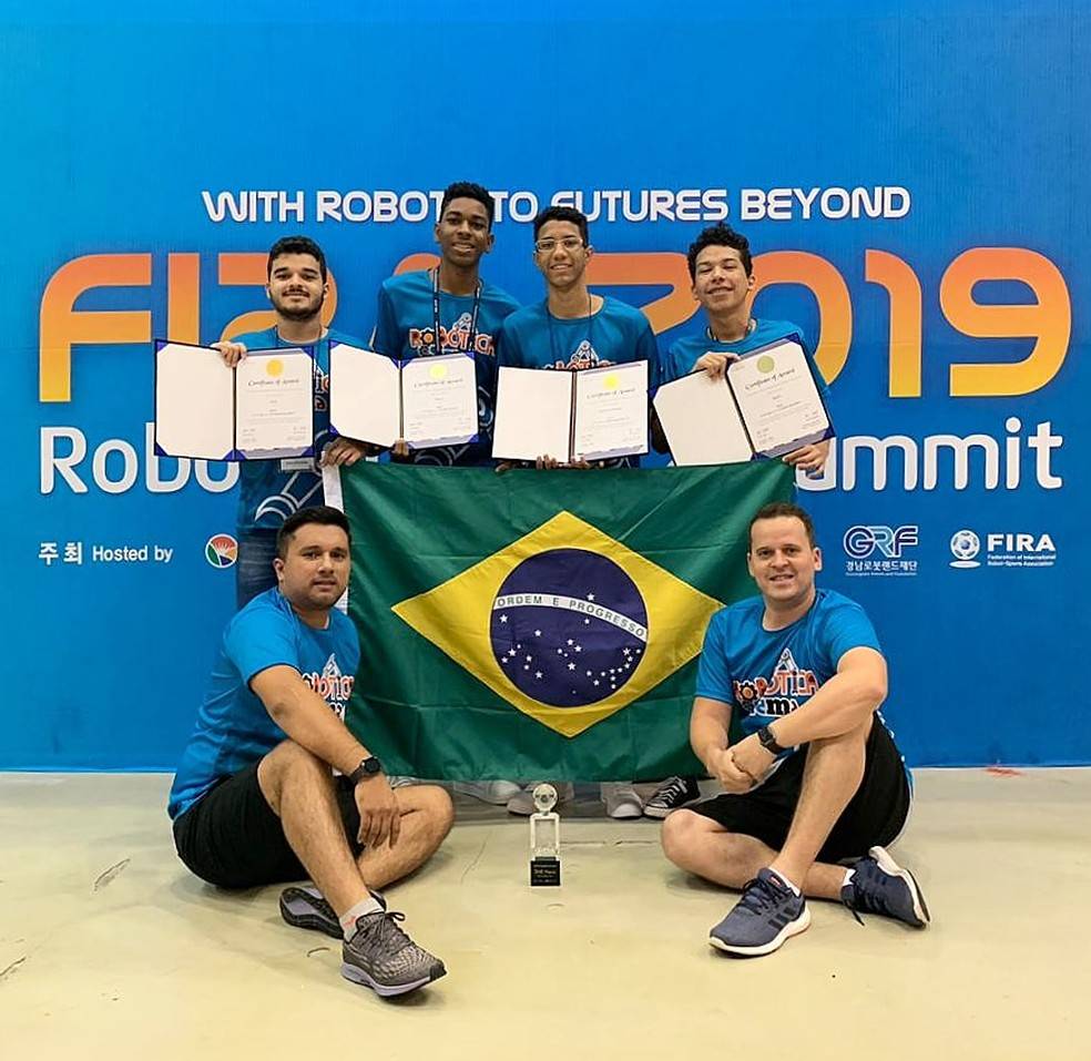 Estudantes do Maranhão conquistam medalhas em mundial de robôs na Coréia do Sul