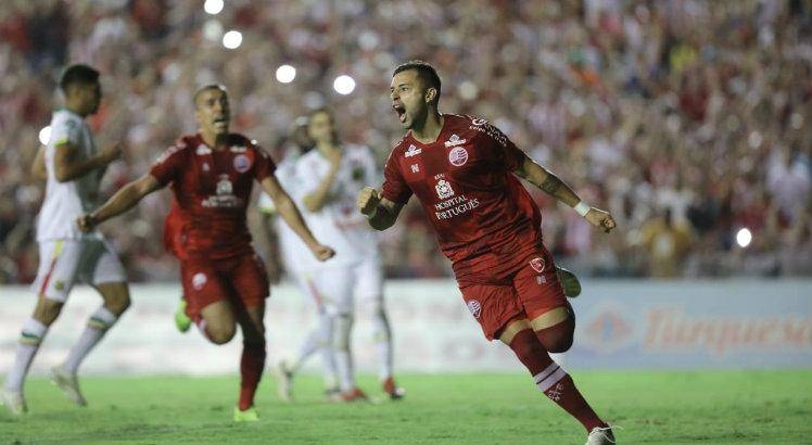 Náutico vira contra o Sampaio Corrêa e se firma na vice-liderança da Série C