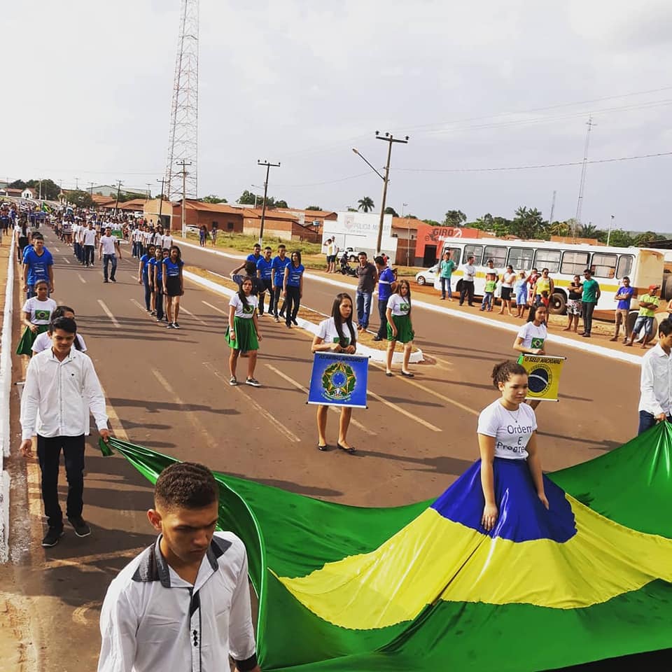 Prefeito Lahesio de São Pedro dos Crentes realiza desfile cívico alusivo ao dia 7 de Setembro