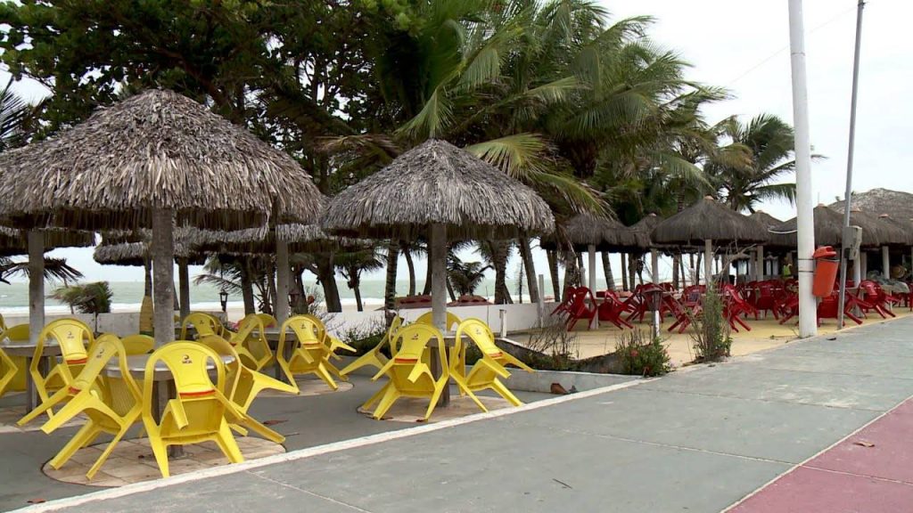 Poluição nas praias de São Luís afeta o comércio na litorânea e o turismo