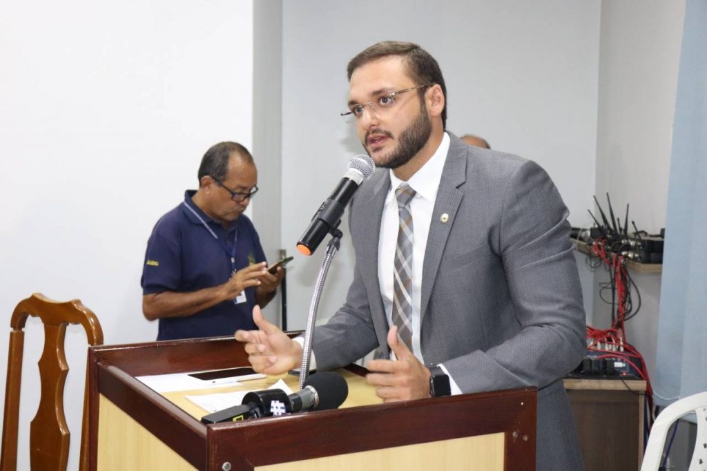 Felipe dos Pneus realiza audiência pública em Santa Inês para discutir abastecimento de água