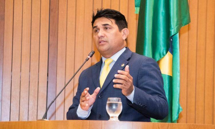 Deputado Wellington defende jornada de 30h para enfermeiros e técnicos de enfermagem
