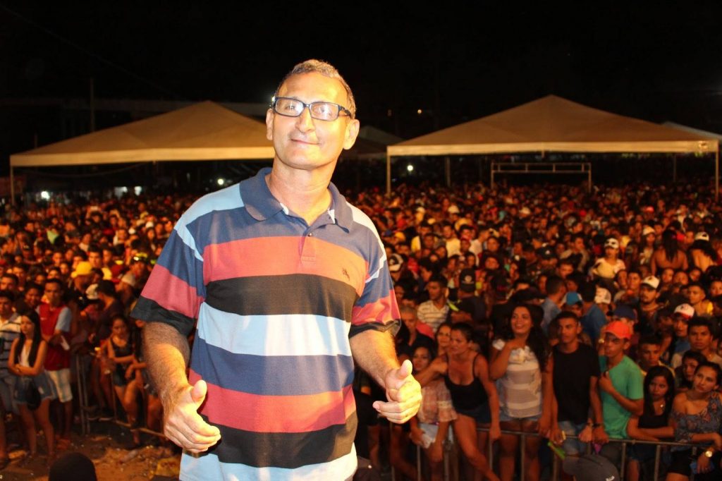 População vai fazer carreata regada a cachaça para receber prefeito que foi preso no MA