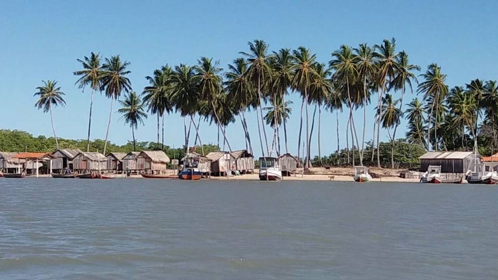 Ministério Público pede ações emergenciais após manchas de óleo na Reserva Cururupu