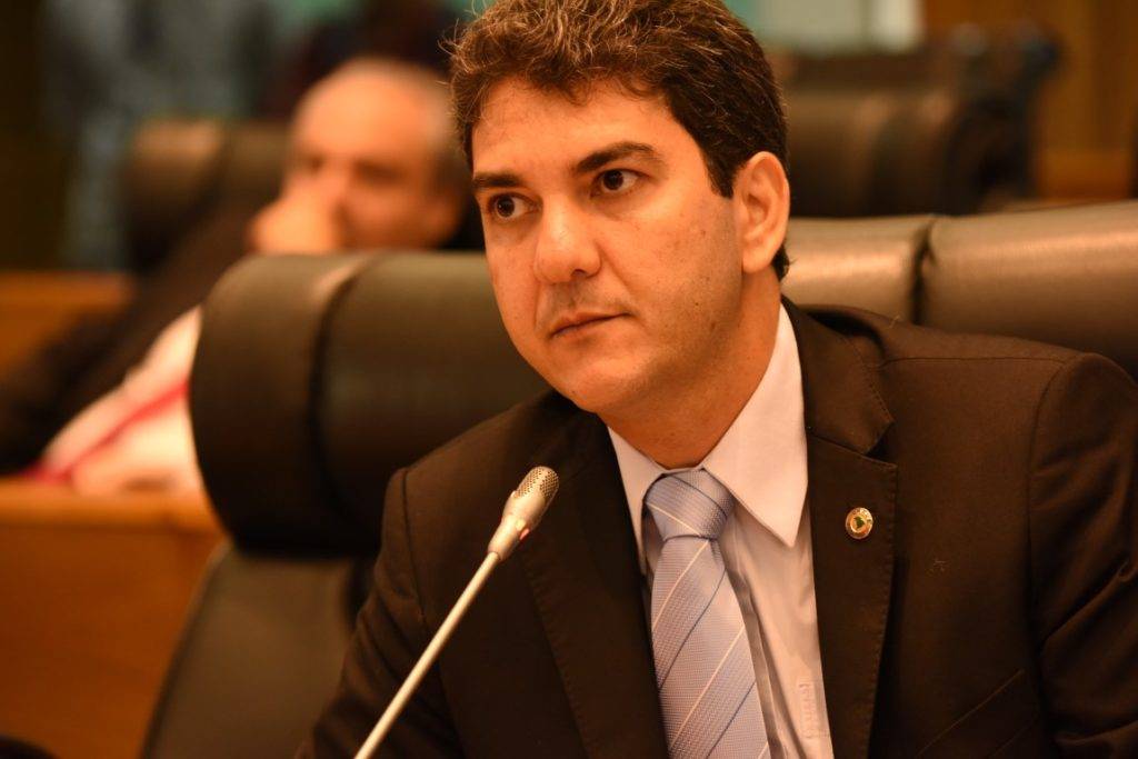 Deputado federal Eduardo Braide tem o celular clonado