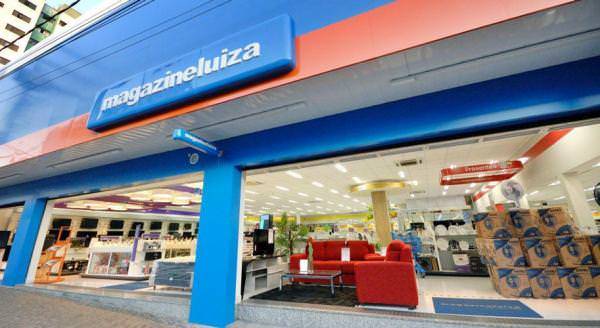 Bandidos roubam cerca de cem celulares na Magazine Luiza da Cohab em São Luís
