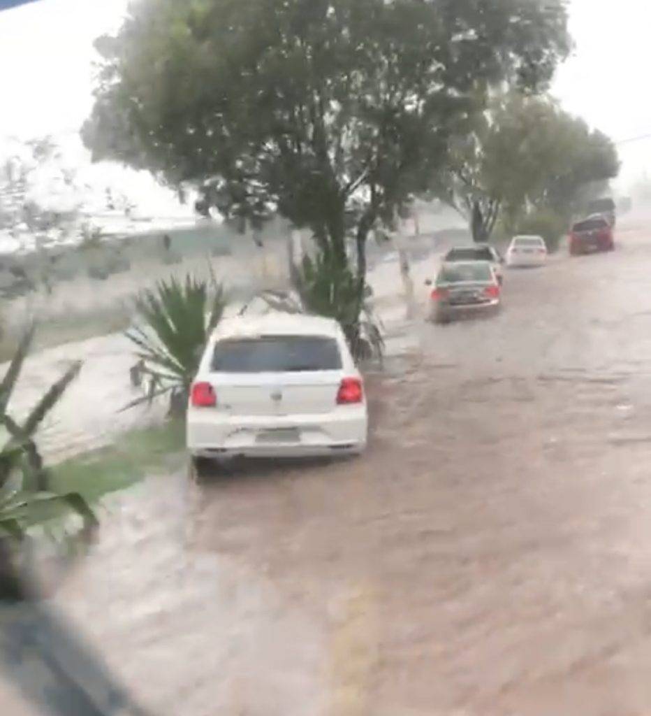 Falta de infraestrutura causa alagamentos em ruas e avenidas de São Luís