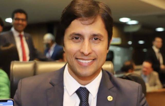 Assessores recebem salários de quase R$ 20 mil no gabinete de Duarte Jr