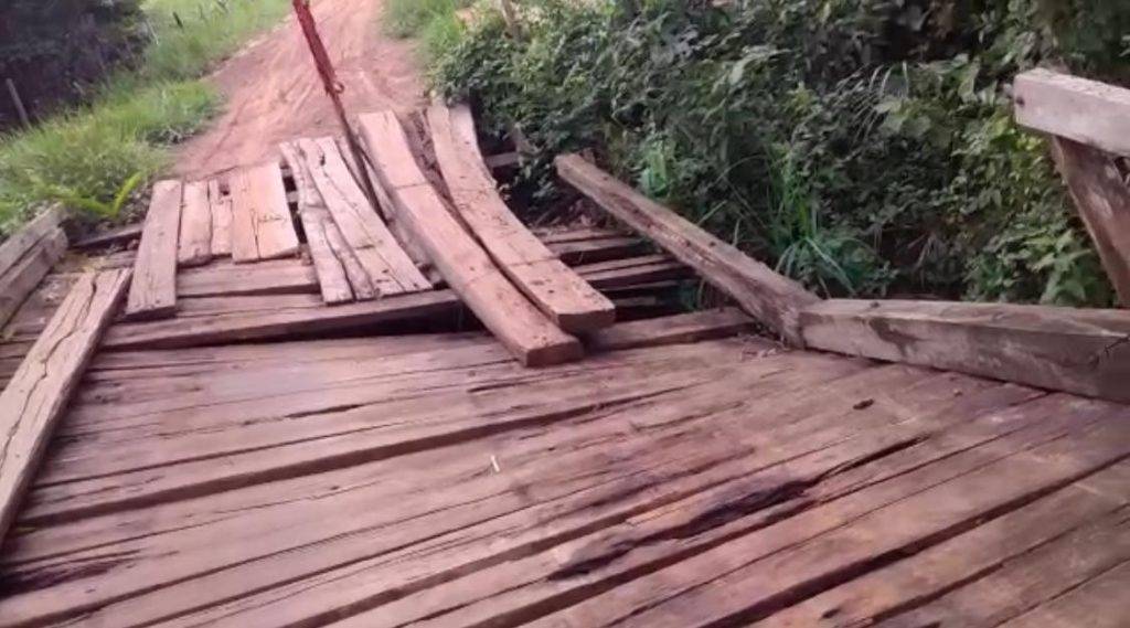 Ponte quebra e deixa comunidade isolada em São João do Paraíso (MA)