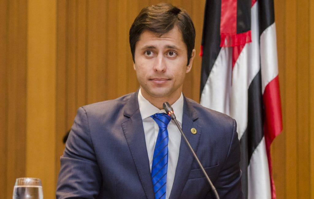Duarte Jr é alvo do MP Eleitoral por possível propaganda irregular e abuso de poder