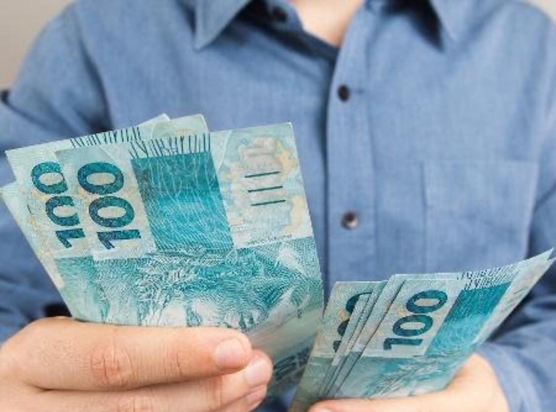 Senado aprova auxílio de R$ 600 a trabalhadores informais por três meses