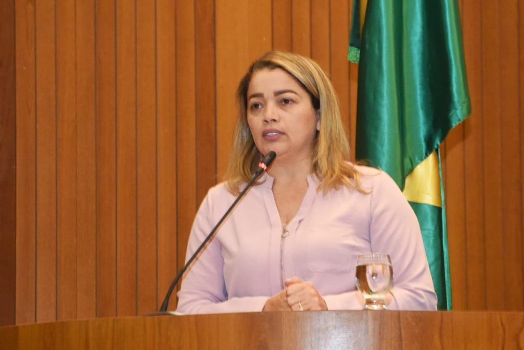 Projeto de Lei de Mical Damasceno visa reconhecer atividade religiosa como essencial