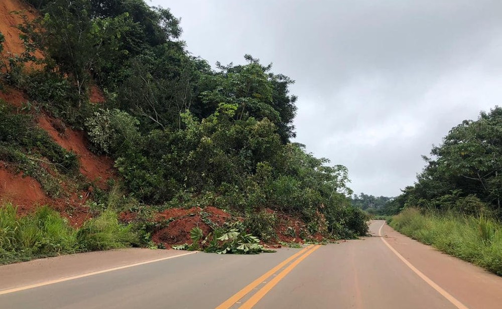 Deslizamento deixa BR-222 parcialmente interditada em Buriticupu