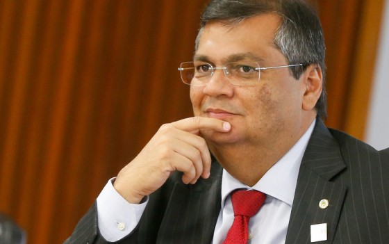 Flávio Dino ignora decreto de Bolsonaro sobre abertura de academias e barbearias