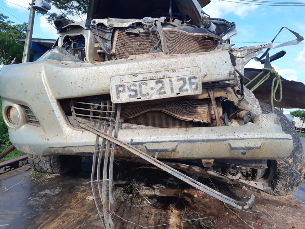 Colisão entre caminhonete e caminhão deixa idoso gravemente ferido na BR-222 no MA
