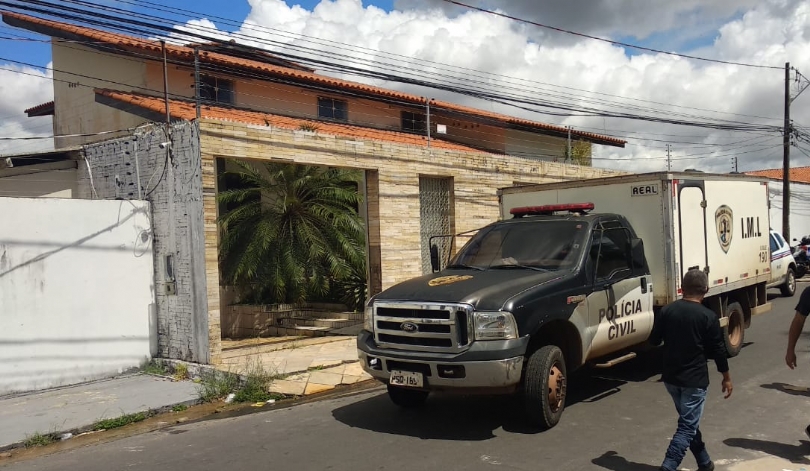 Mãe e filha são encontradas mortas dentro de casa enroladas em um lençol no MA