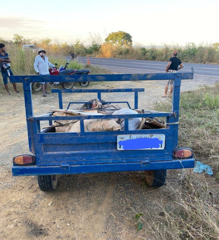 Adolescente morre após ser atropelado por carrocinha que se desprendeu de caminhonete