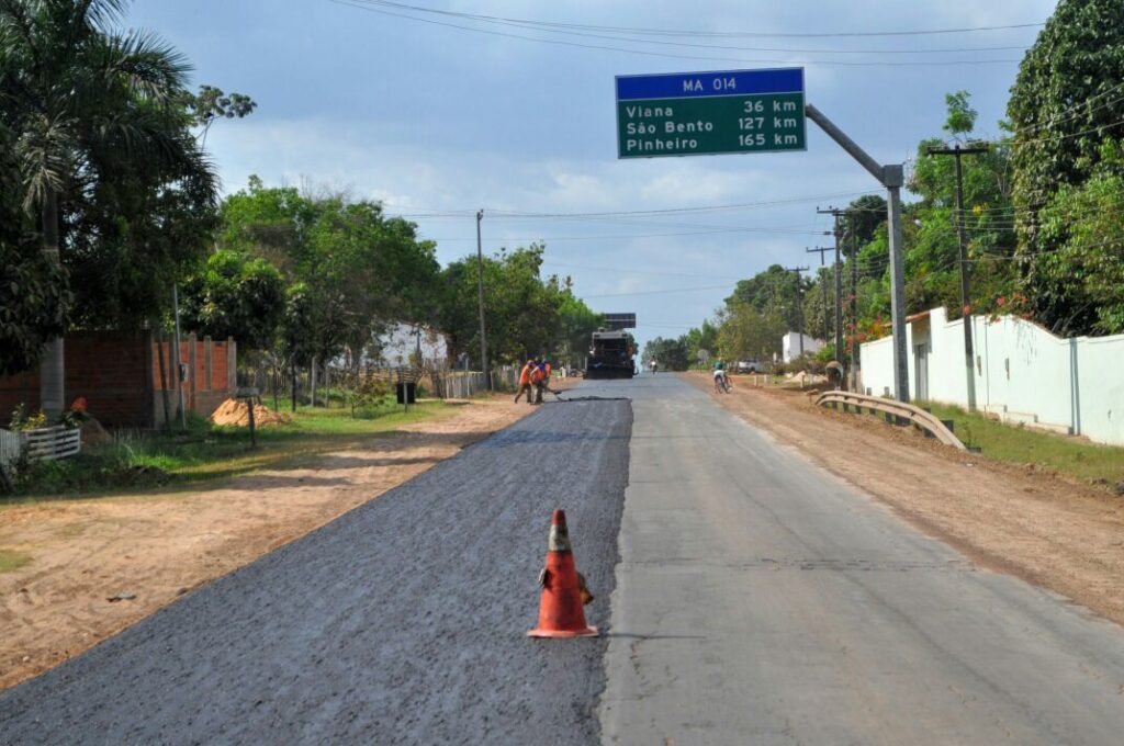Governo do Estado prossegue obras na MA-014 com serviços de recuperação entre Vitória do Mearim e Pinheiro