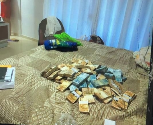 Prefeito de Cândido Mendes é preso com quase meio milhão durante operação do Gaeco