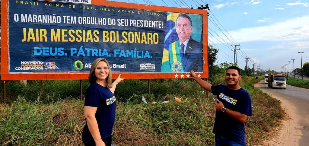 Outdoors em apoio a Bolsonaro são espalhados em São Luís