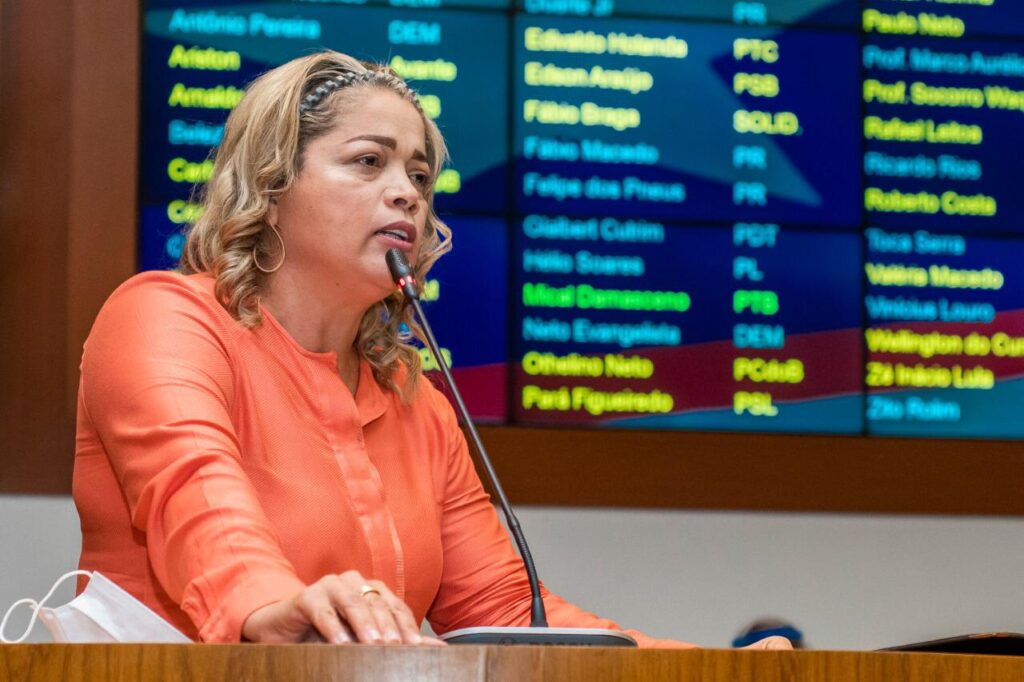 Deputada Mical Damasceno denuncia caso de intolerância religiosa no Interior do Maranhão