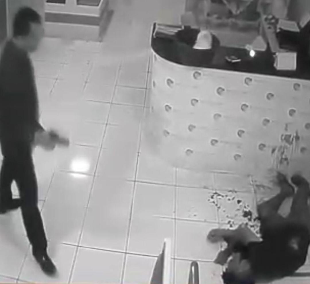 Vídeo mostra o exato momento que veterinário mata cliente após ser agredido em São Luís