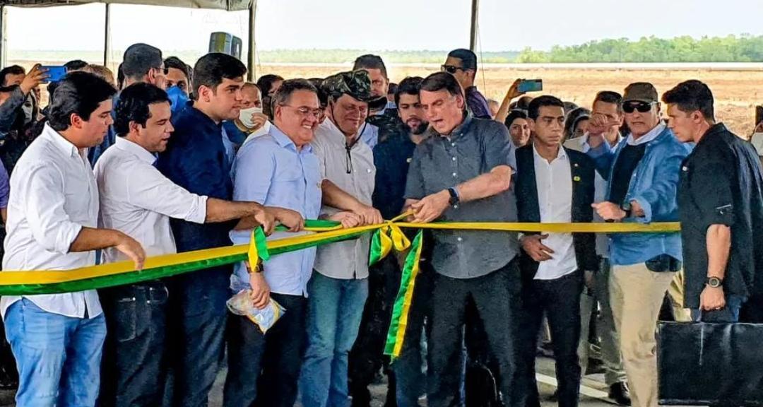 Em visita ao Maranhão, Bolsonaro inaugura obras de trecho da BR-135 e entrega novo 'panelodrómo' em Imperatriz