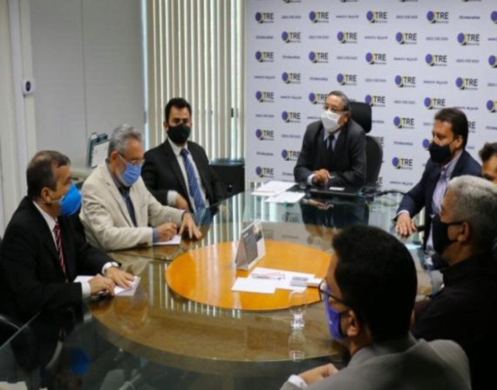 Famem firma termo de cooperação técnica para garantir acesso universal aos eleitores no Maranhão