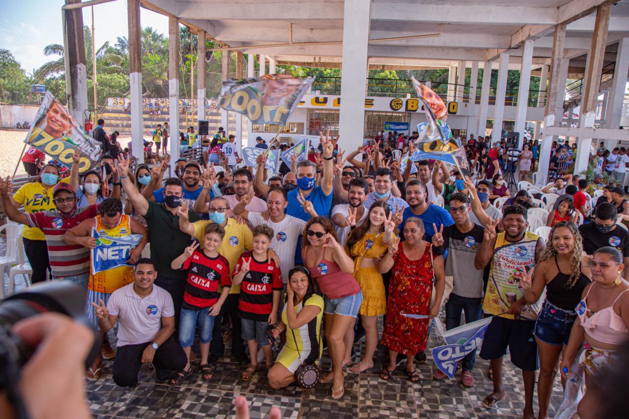 Chico Carvalho e Neto Evangelista reúnem multidão na Vila Embratel
