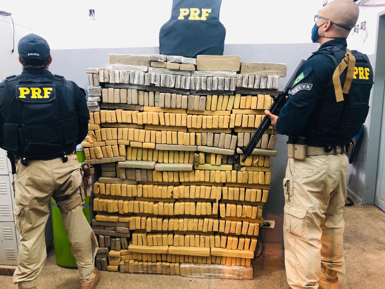 PRF apreende quase meia tonelada de maconha avaliada em meio milhão na BR -010