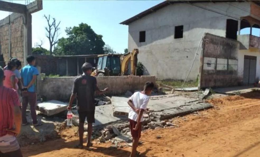 Queda de muro mata duas pessoas em Paço do Lumiar
