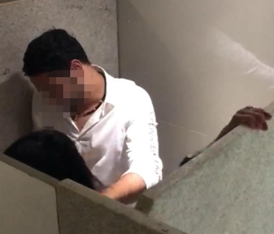 Após ser flagrada fazendo sexo no banheiro de boate em São Luís; mulher diz que foi estuprada