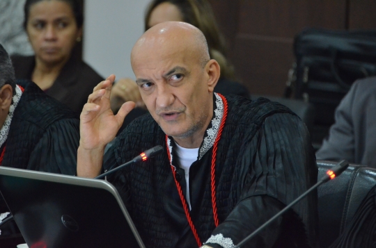 Desembargador Marcelo Carvalho suspende decisão que impede Procon de multar e fiscalizar valores de mensalidades em escolas privadas