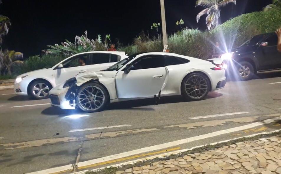 Motorista de Porsche causa grave acidente na Avenida Litorânea em São Luís