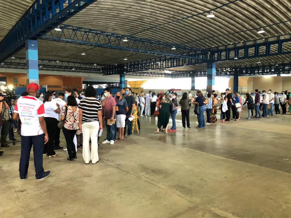 Pessoas que não atuam na linha de frente da Covid estão recebendo vacina em São Luís, denuncia deputado
