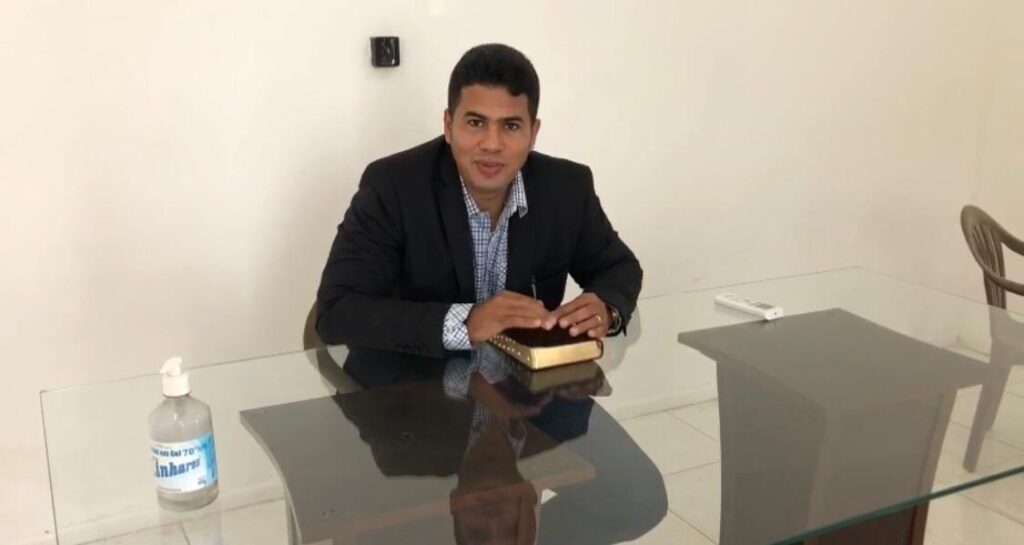 Prefeito eleito encontra gabinete da Prefeitura de Rosário vazio; veja o vídeo