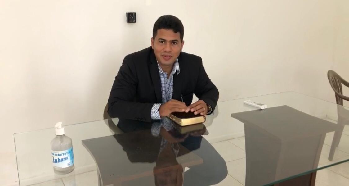 Prefeito eleito encontra gabinete da Prefeitura de Rosário vazio; veja o vídeo