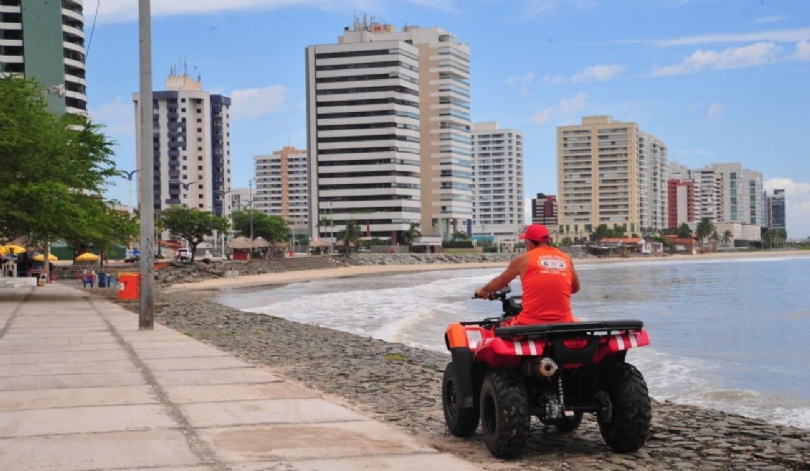 Homem é preso se masturbando e olhando mulher fazer exercício em praia de São Luís