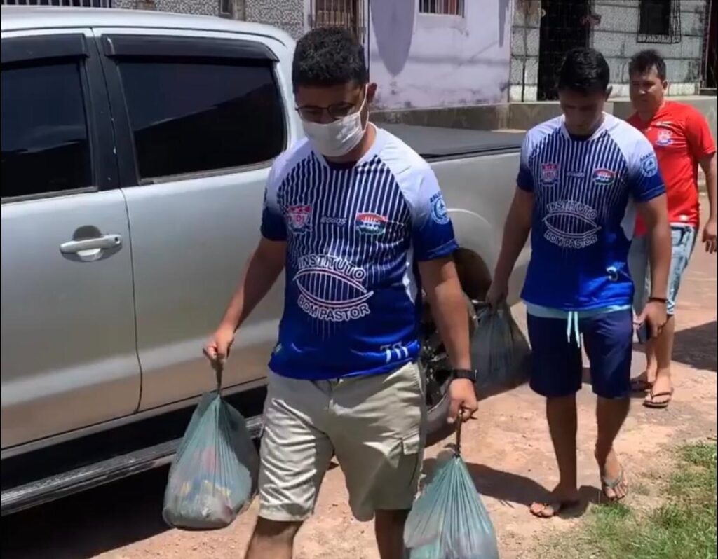 Vereador de São Luís troca festa da vitória por duas toneladas de alimentos