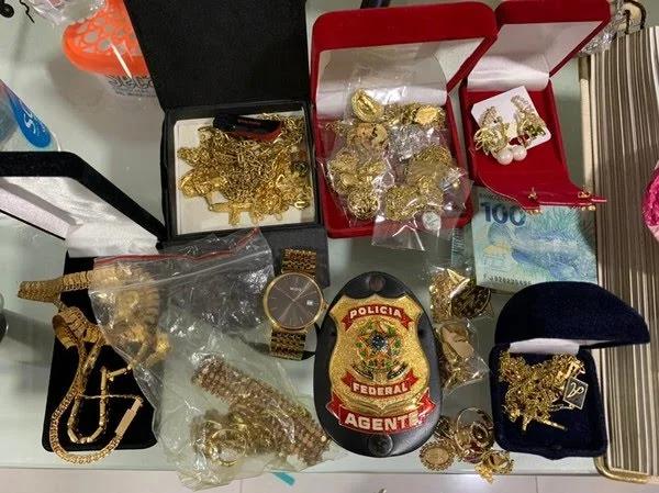 Polícia Federal apreende joias e dinheiro na casa de ex-servidores da Secretaria de Saúde em São Luís