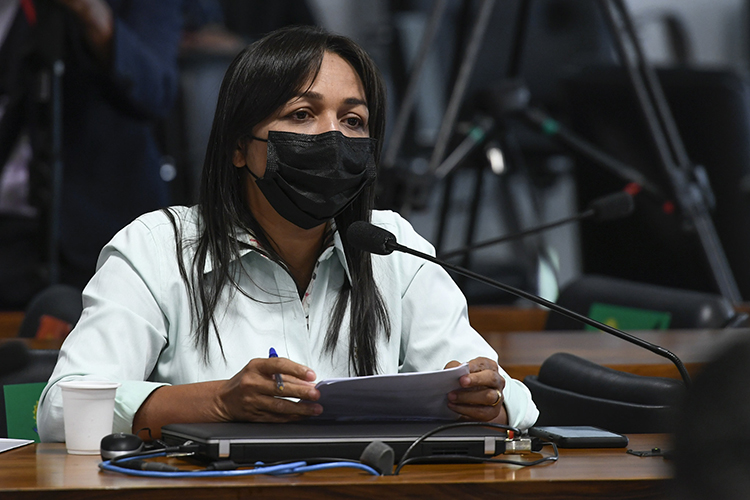‘Governo Bolsonaro está muito preocupado com a CPI’, diz Eliziane Gama; evangélicos repudiam atitude da senadora na CPI